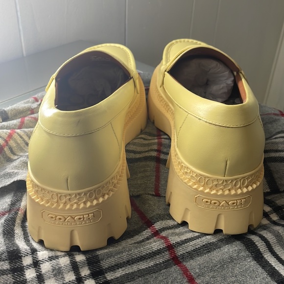 Coach shoes size 8.5D limited addition, from NY - Picture 2 of 3